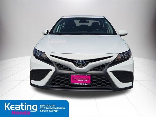 2022 toyota camry se