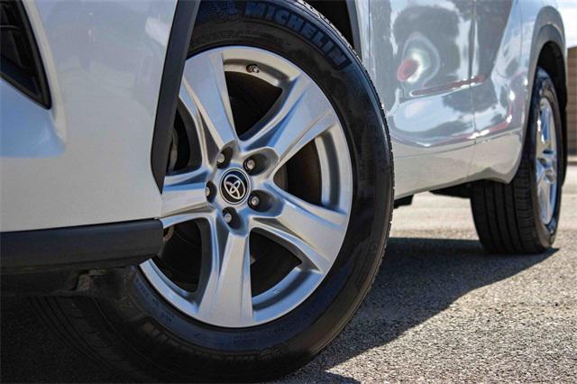 2023 toyota highlander l