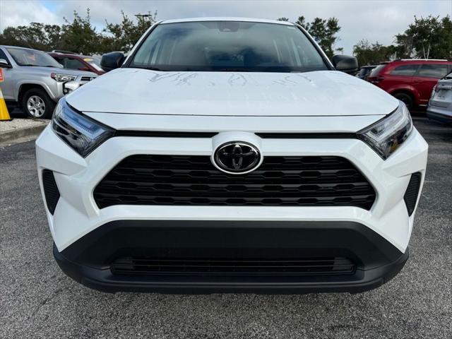 2023 toyota rav4 le