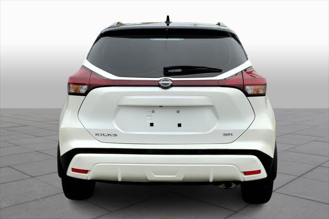 2023 nissan kicks sr