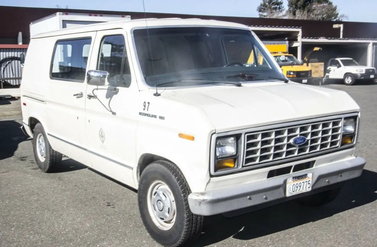 1989 ford van econoline 150, 191402 miles, 4.9l, tires good, see video below #97