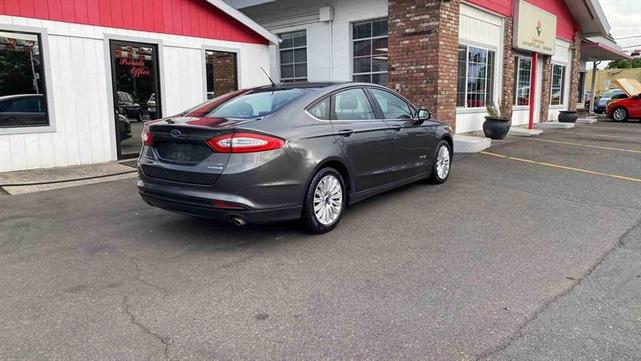 2016 ford fusion hybrid se