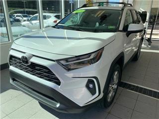 2024 Toyota RAV4 xle premium