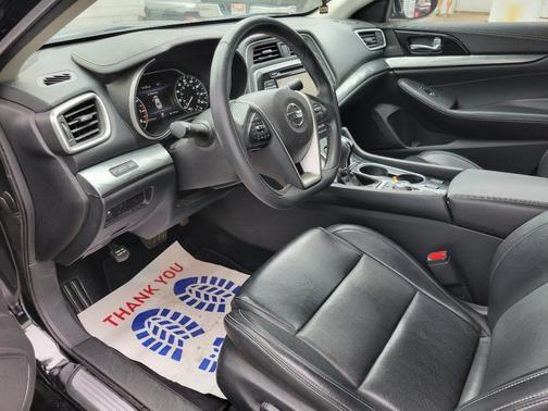2019 nissan maxima in minneapolis, minnesota