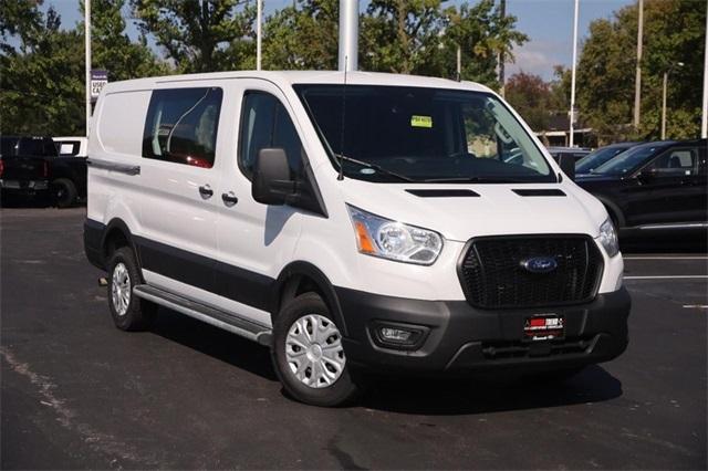 2022 ford transit-250 base