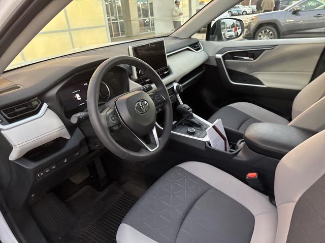 2024 toyota rav4 hybrid xle