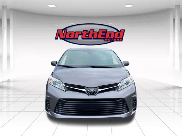 2020 toyota sienna le