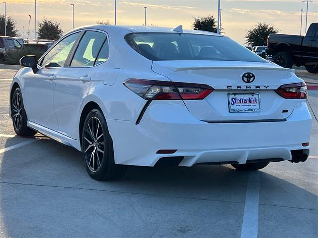 2023 toyota camry se