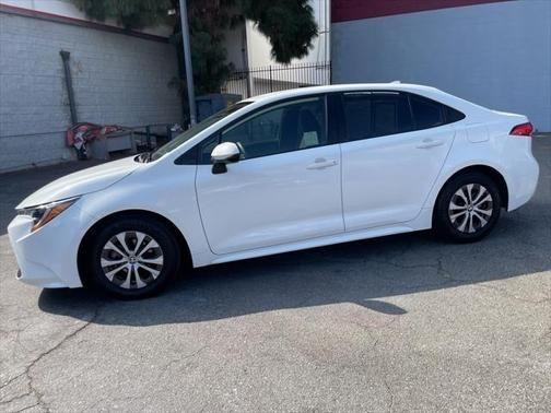 2022 toyota corolla hybrid