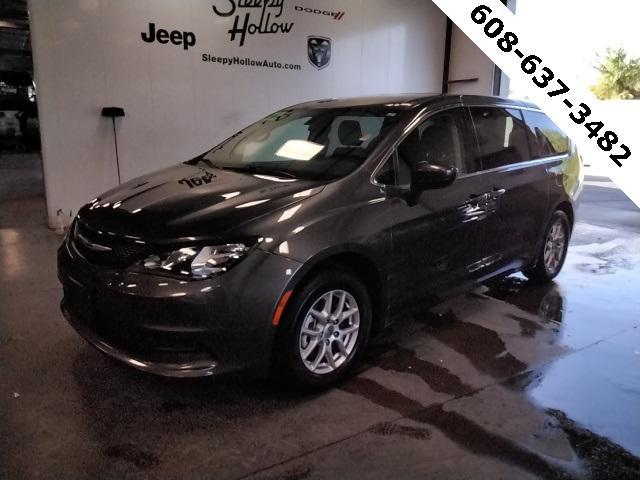 2022 chrysler voyager lx