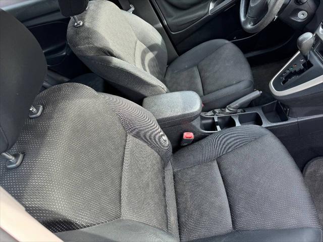 2009 pontiac vibe base