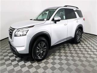 2022 Nissan Pathfinder sv