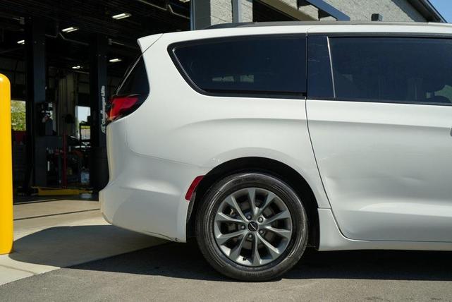 2021 chrysler pacifica touring l