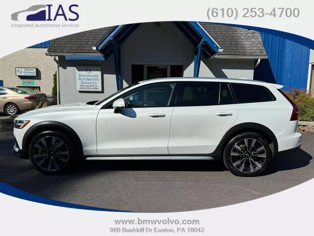 2020 volvo v60 cross country t5