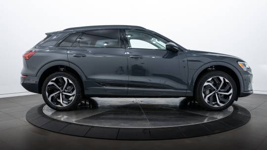 2024 Audi Q8 e-tron