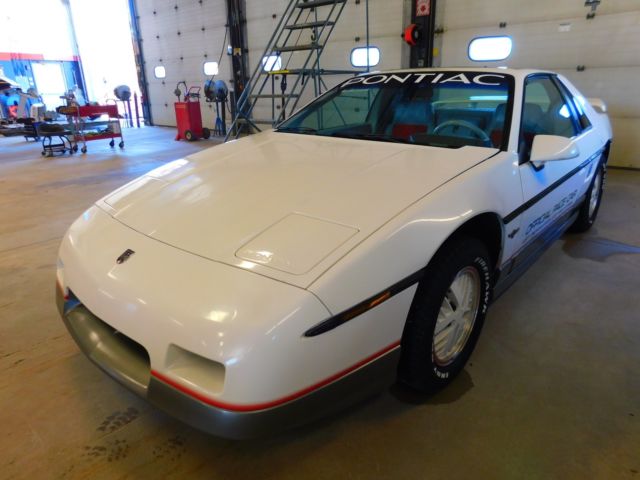 1984 pontiac fiero indy pace car t1269567