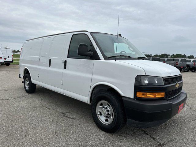 2022 chevrolet express 2500 rwd 2500 extended wheelbase wt