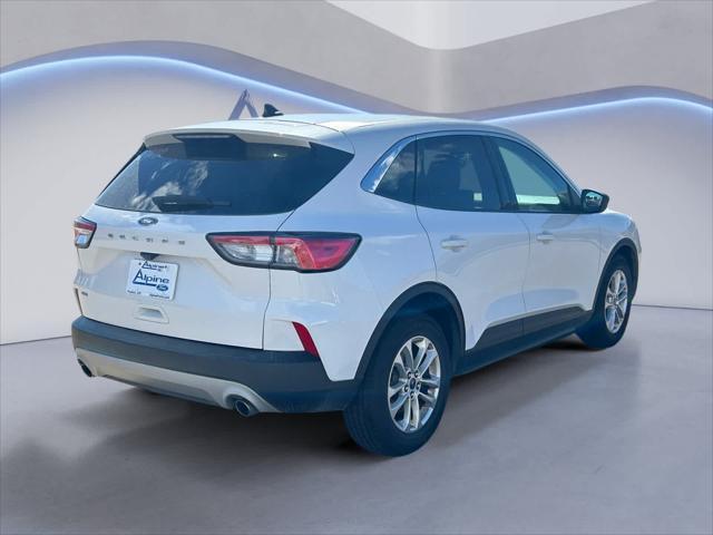 2022 ford escape se