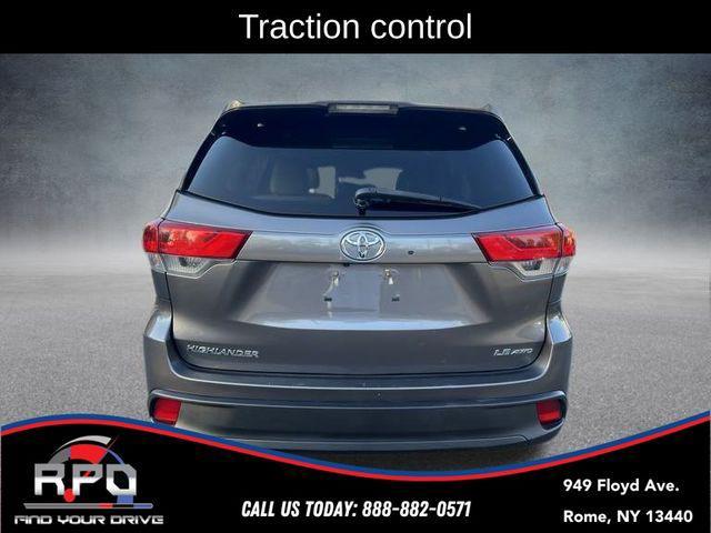 2017 toyota highlander le plus