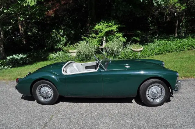 gleaming 1959 mg mga roadster with great colors, over 60 images in description !