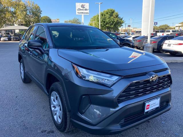 2024 toyota rav4 le