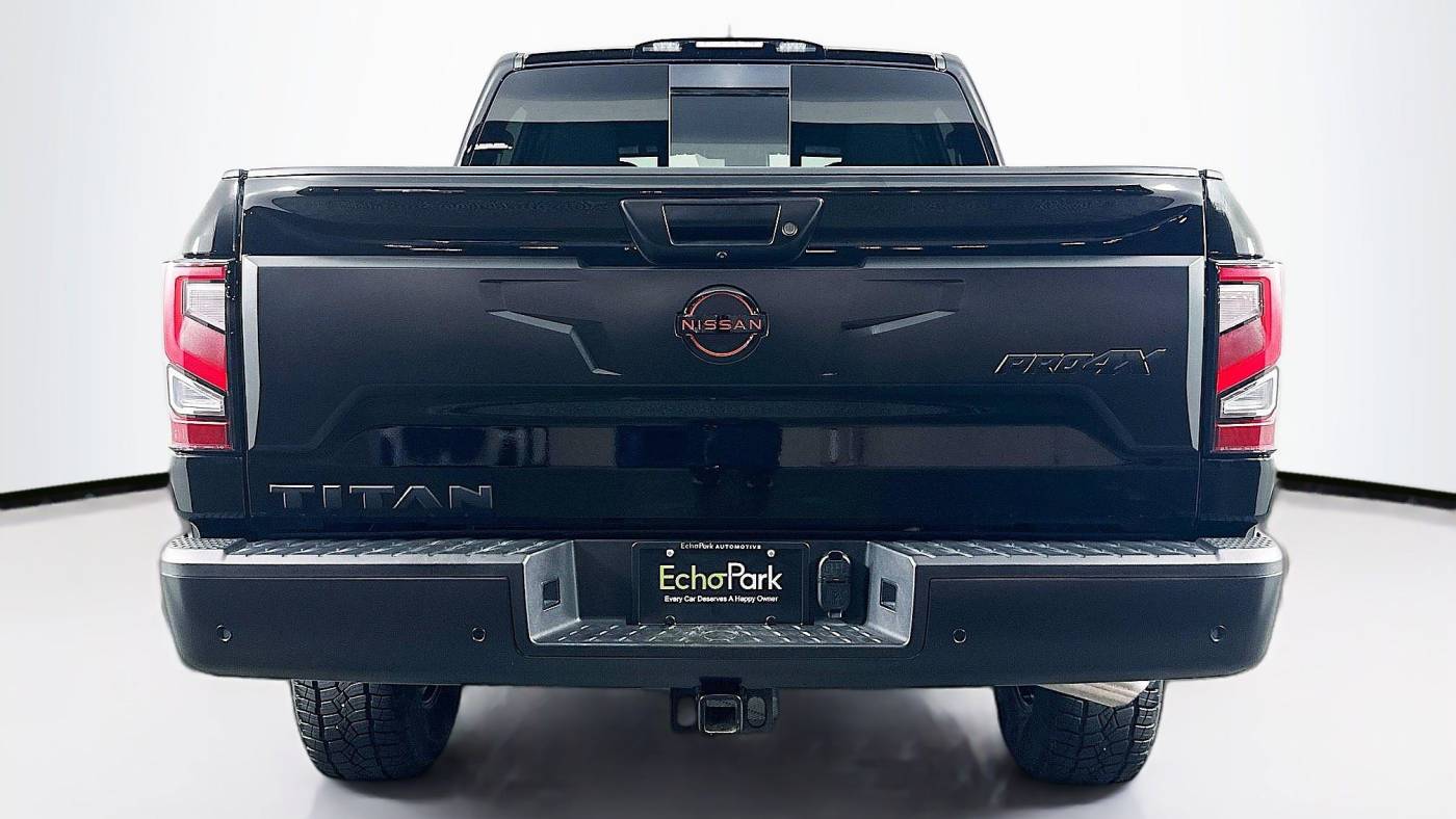 2023 nissan titan pro-4x