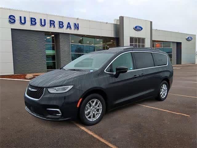 2022 chrysler pacifica touring l in sterling heights, michigan