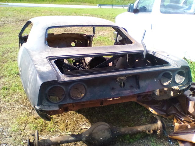 disassembled ; ready for complete restoration, great potential