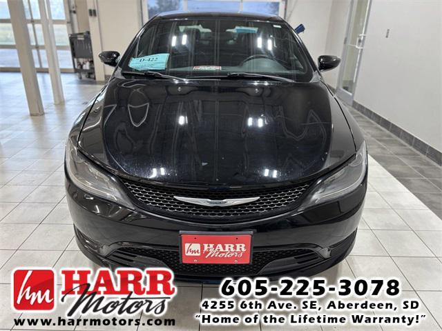 2015 chrysler 200 s