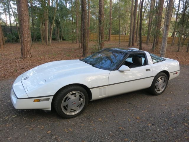 1989 corvette coupe - priced to sell - $1000 below nada average retail