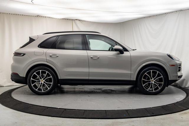2024 porsche cayenne base