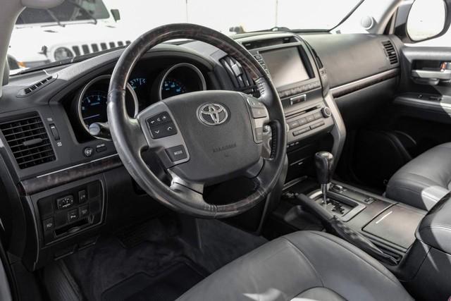 2010 toyota land cruiser base