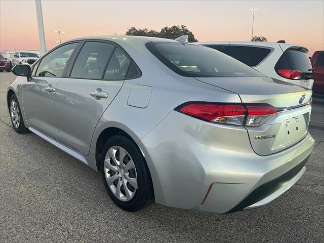 2022 toyota corolla le