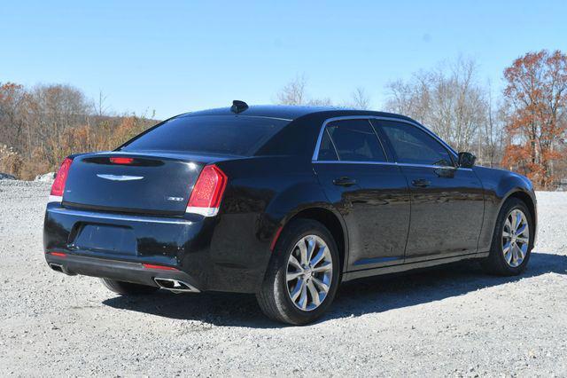 2017 chrysler 300 limited