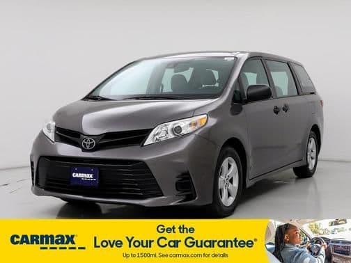 2018 toyota sienna in canton, michigan