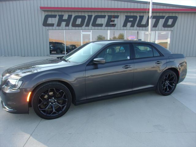 2020 chrysler 300 s