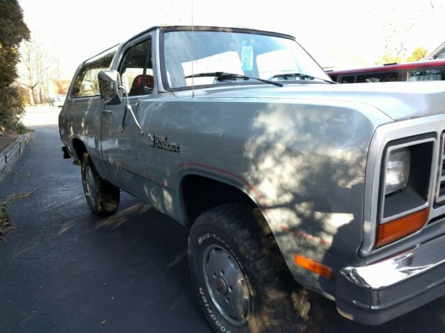 1985 dodge ramcharger royal se 5.9l