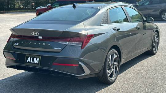 2024 Hyundai Elantra