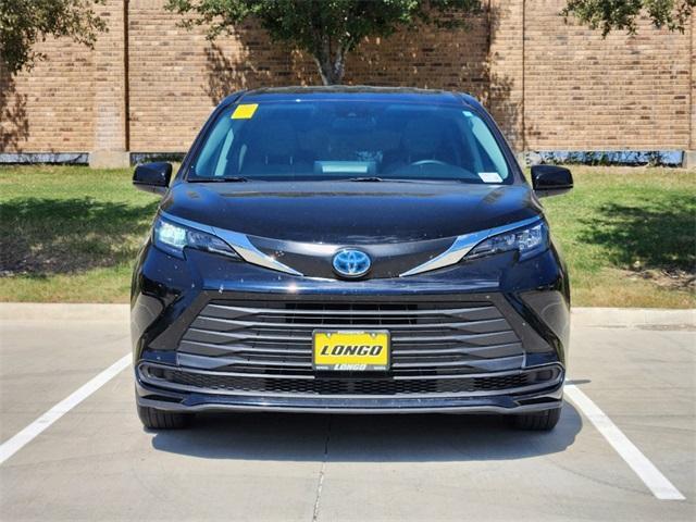 2024 toyota sienna le