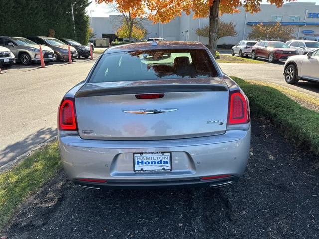 2017 chrysler 300 s