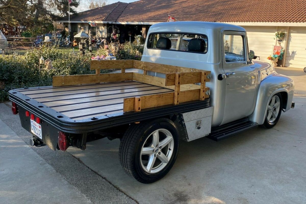 1956 ford f-100 custom pickup truck