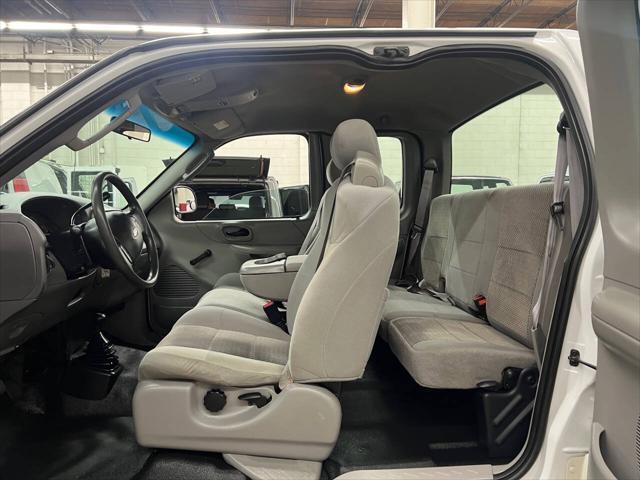 2004 ford f-150 xl