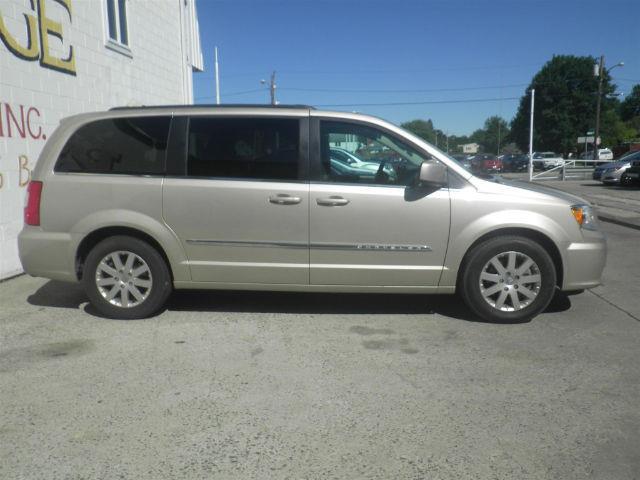 2016 chrysler town and country touring touring 4dr mini-van for sale in smithfield, rhode island
