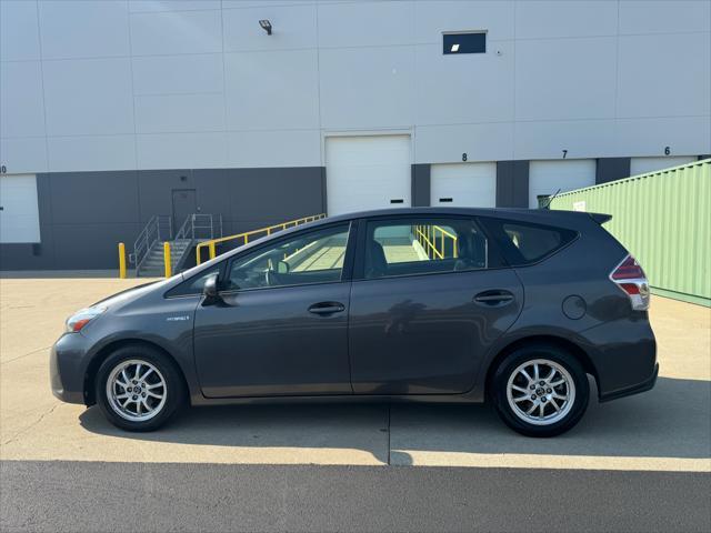 2016 toyota prius v four