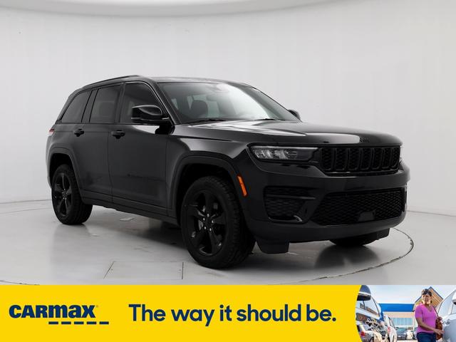 2022 jeep grand cherokee altitude