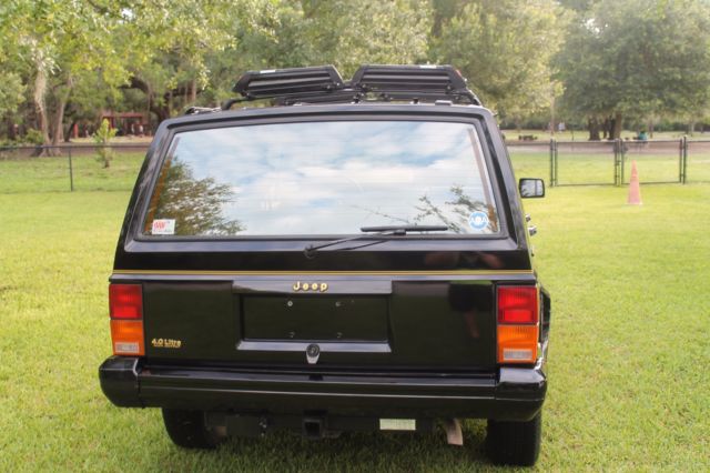 limited 1 female owner since new weekend car 4x4 leather 64k miles 4.0 amazing