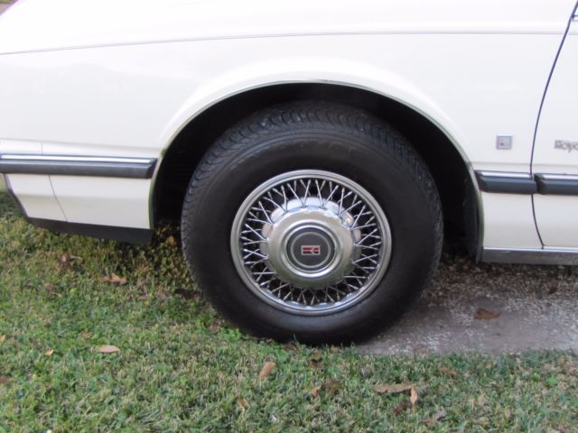 1989 oldsmobile eighty eight / delta 88 4 door $1,999 obo