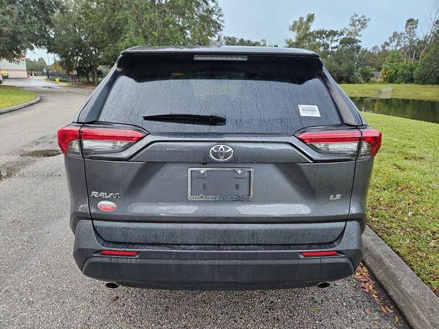 2022 toyota rav4 le