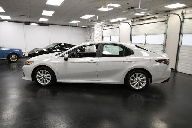 2024 toyota camry le