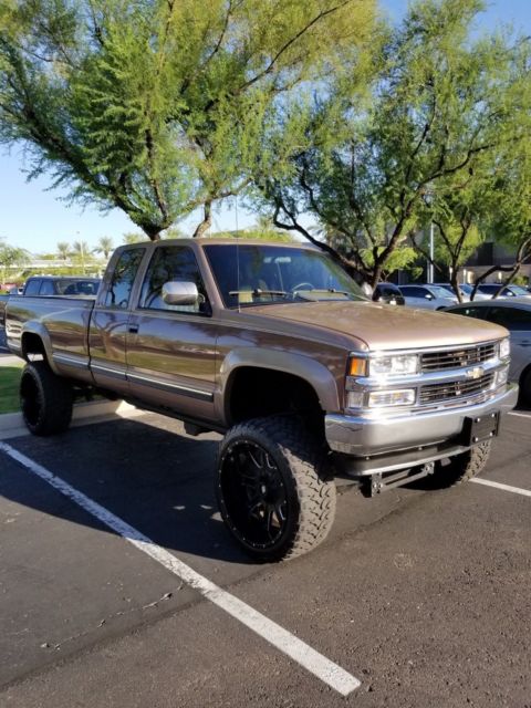 1994 k2500 6.0 ls and nv4500 swap, cold a/c, frame off build! 3 videos of truck
